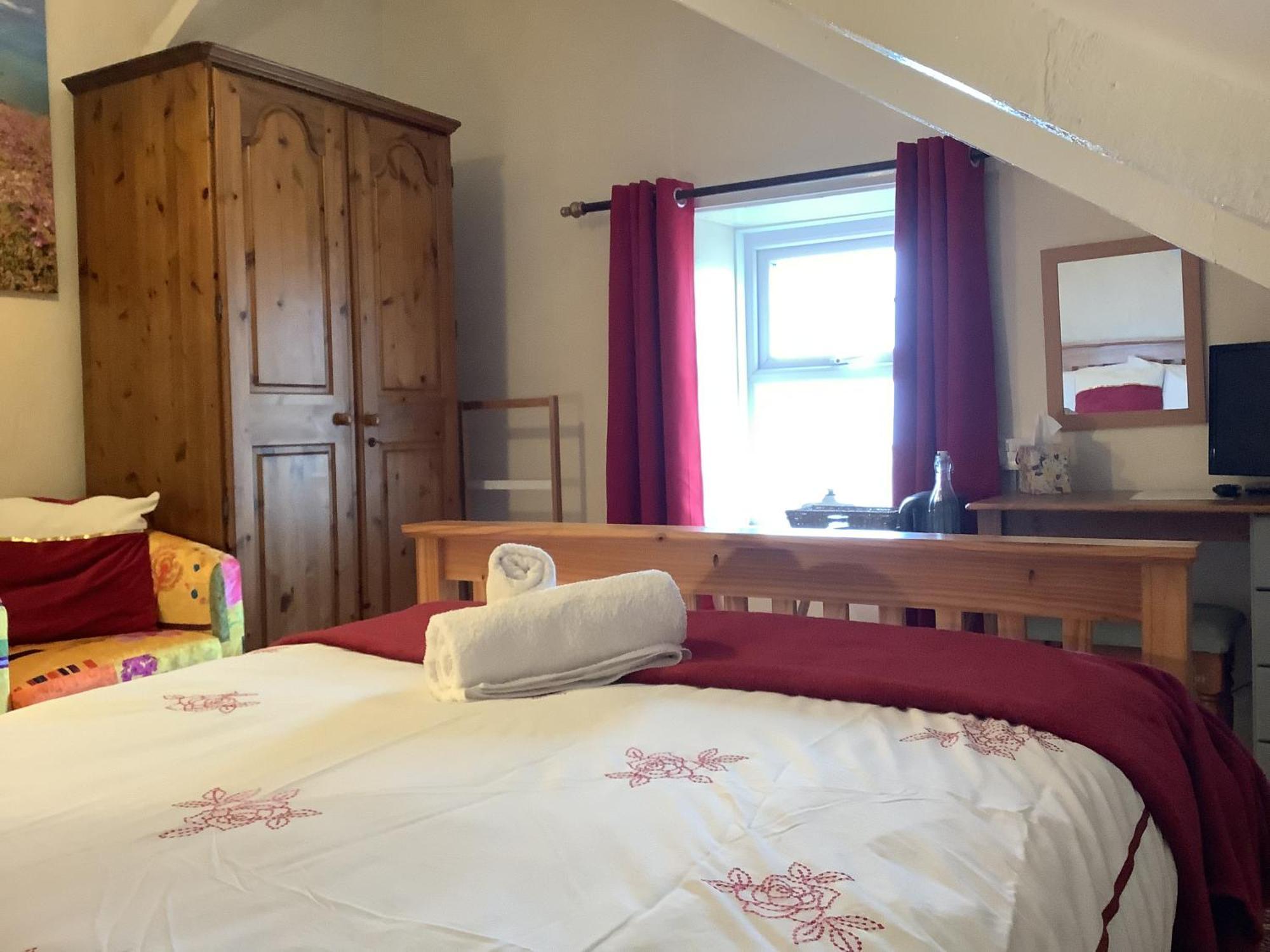 Single Room with Shared Bathroom